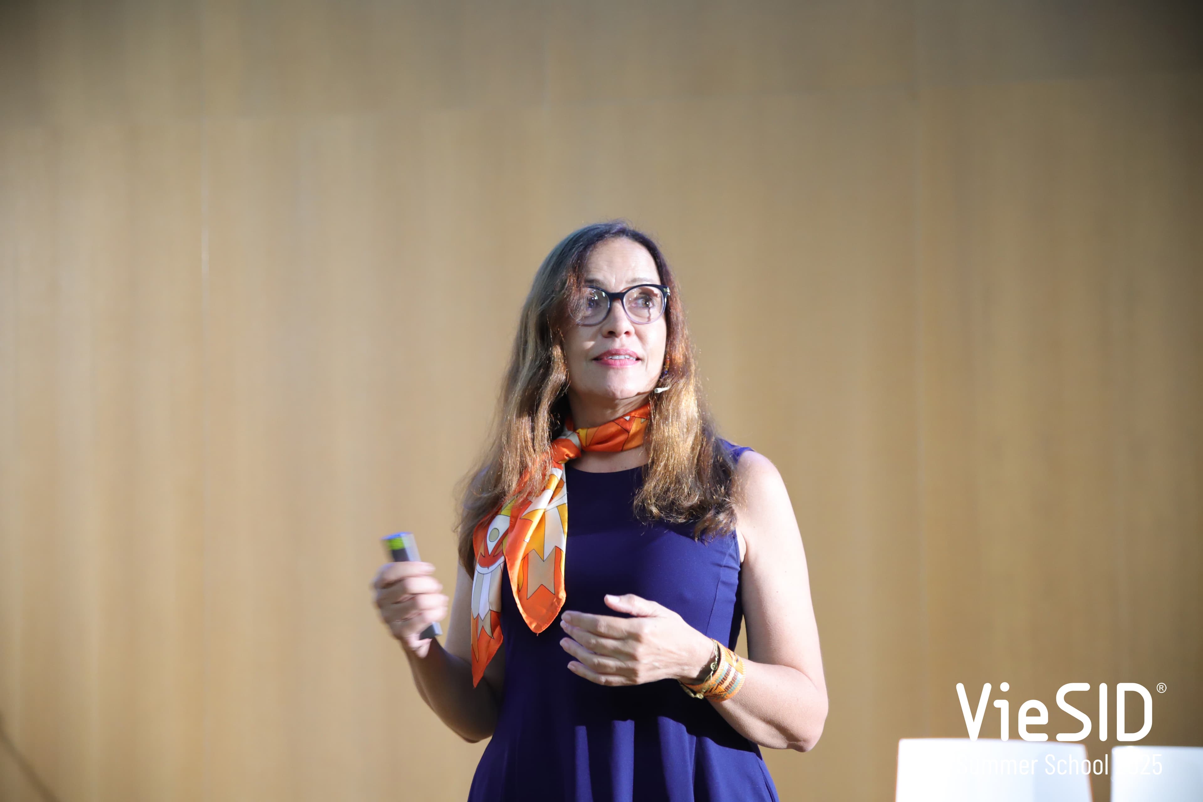 Dra. Alejandra Londoño